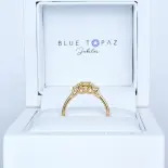 Pierścionek zaręczynowy z żółtym diamentem Fancy Vivid Yellow